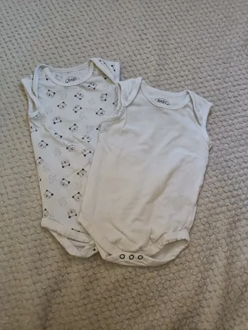 Lot de 2 bodys - Taille 62/68cm