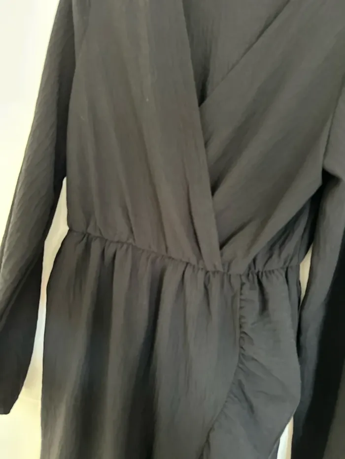 Robe noir à manches longues - photo numéro 4