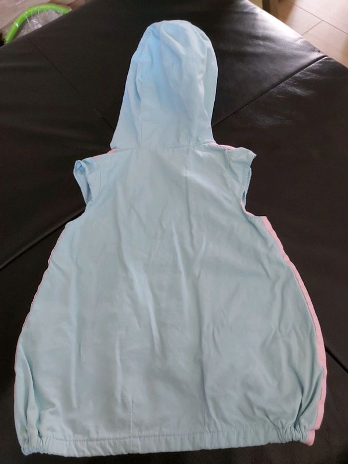 Robe manches courtes à capuche 3 mois en très bon état (78) - photo numéro 3