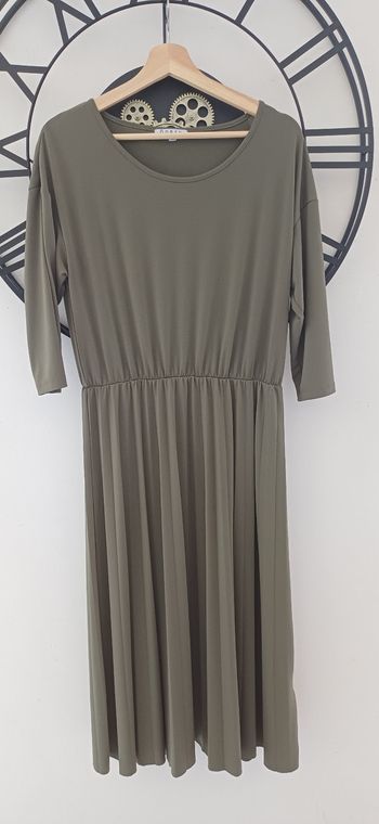 Robe mi-longue