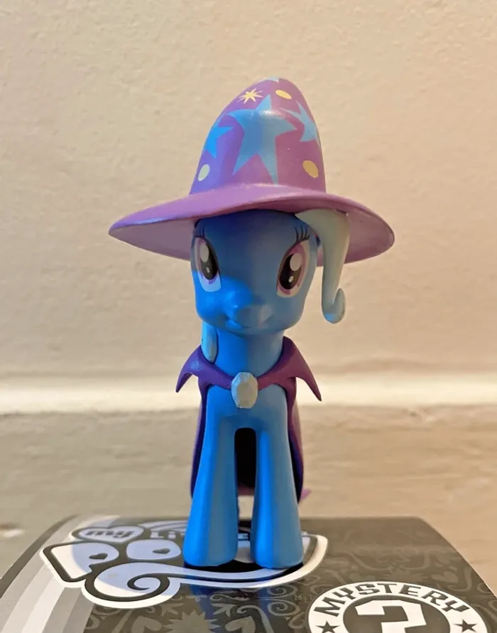 My Little Pony MLP FiM - Trixie Lulamoon - Vinyl Figure  Mystery Mini Series 2 - photo numéro 2