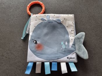 Livre tissu Kaloo Le baleineau triste