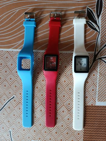 2 montres en silicone