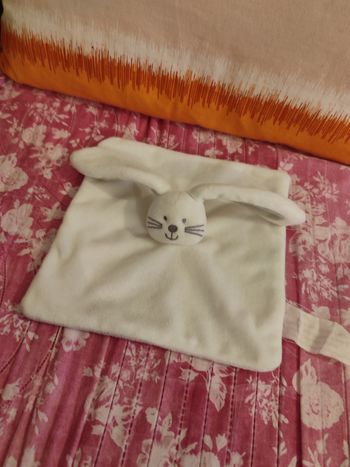 Doudou lapin blanc 