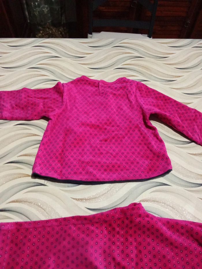 Pyjama velours fille 2 pièces fuchsia avec petites fleurs mauves et points argentés Okaïdi 36 mois - photo numéro 4