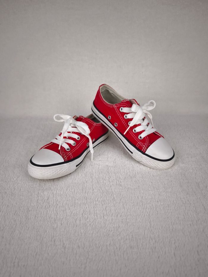 Sneakers rouge et blanche mixte pointure 31