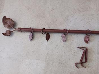 tringle marron en fer forgé avec supports 1,70 avec embout anneaux, accroches rideau