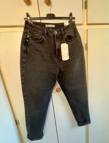 Jean Mom noir neuf - Zara