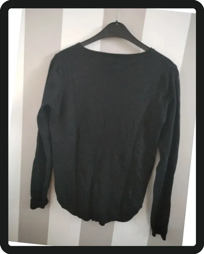 Pull noir - photo numéro 3