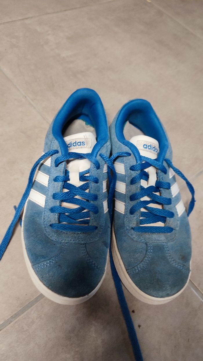Tennis adidas taille 34 - photo numéro 1