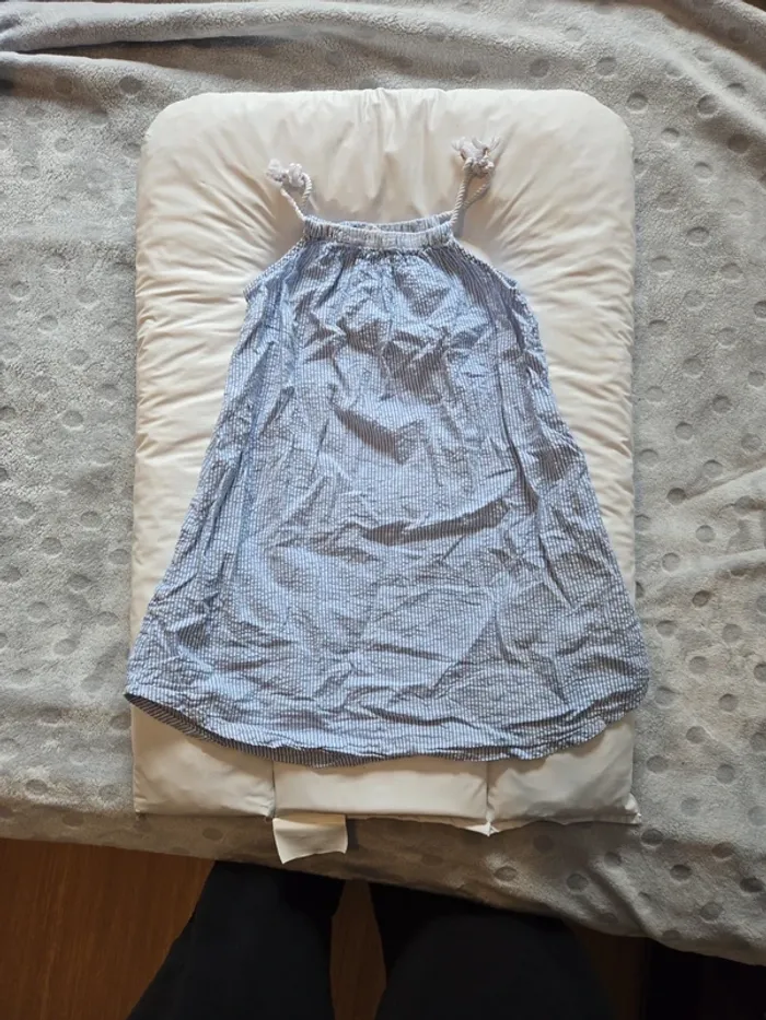 Robe h& m taille 6 ans