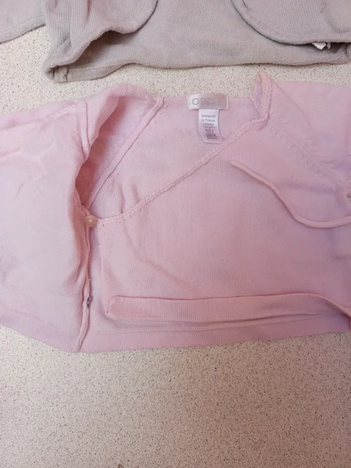 Lot de 2 gilet obaibi 3mois - photo numéro 5