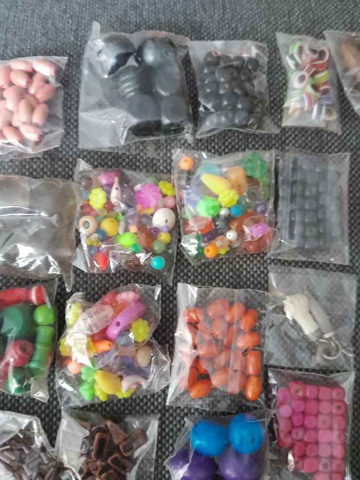Lot de 40 sachets de perles - photo numéro 6