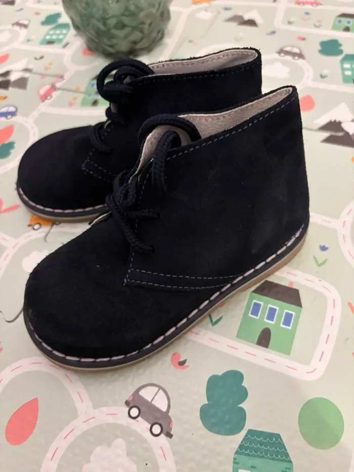 Chaussures habillée en daim pat et ripaton taille 23 - photo numéro 2