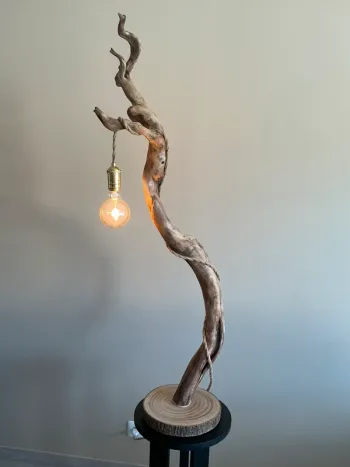 lampe en bois flotté