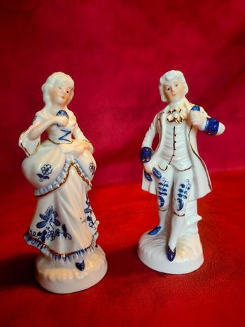 2 figurines en porcelaine