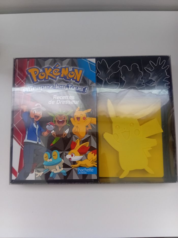 Coffret livre de cuisine pâtisserie Pokemon recettes de dresseur Moule Pikachu