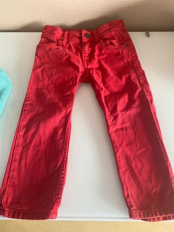 Slim rouge taille 2 ans