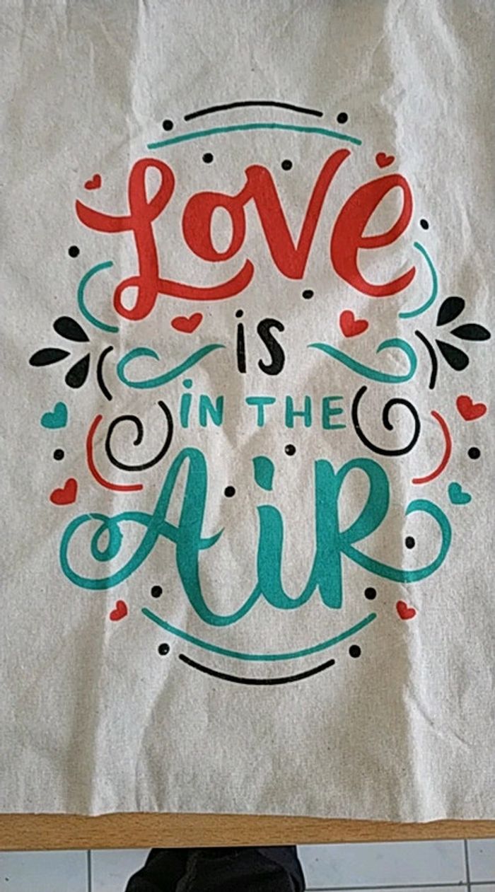 Tote bag Love is in the air - photo numéro 3