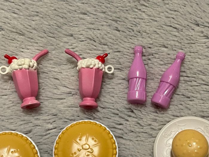 Lot accessoires cuisine poupée barbie - photo numéro 2