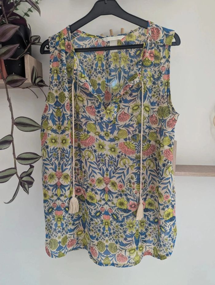 Robe femme sans manches coloré et fleuri taille 40