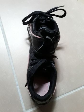 Sneakers noires fille 29 PUMA TBE