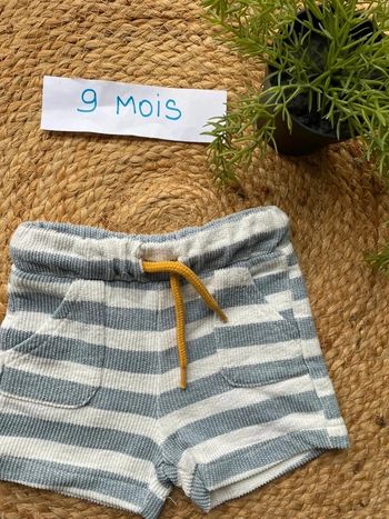 Short 9 mois