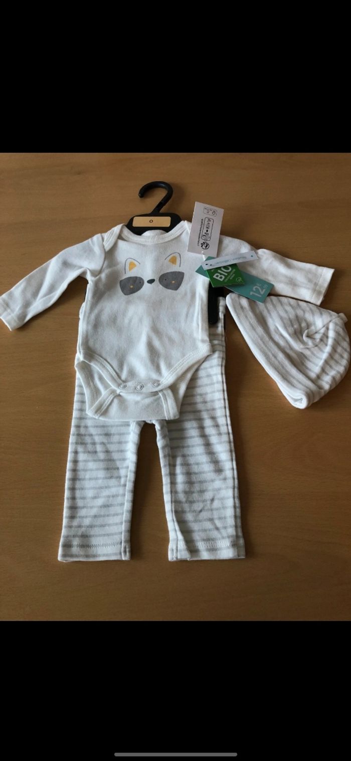 Ensemble garçon bodie,pantalon, bonnet naissance 0 mois