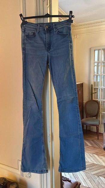 Jean patte d’elephant flare H&M taille 34