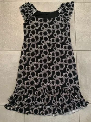 Superbe robe noire et blanche taille 38 neuve