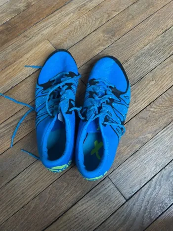 Chaussures foot moulées
