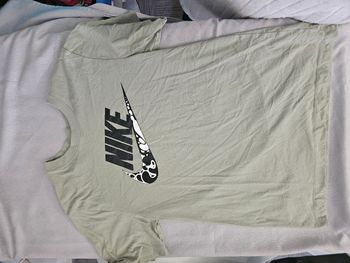 T-shirt nike