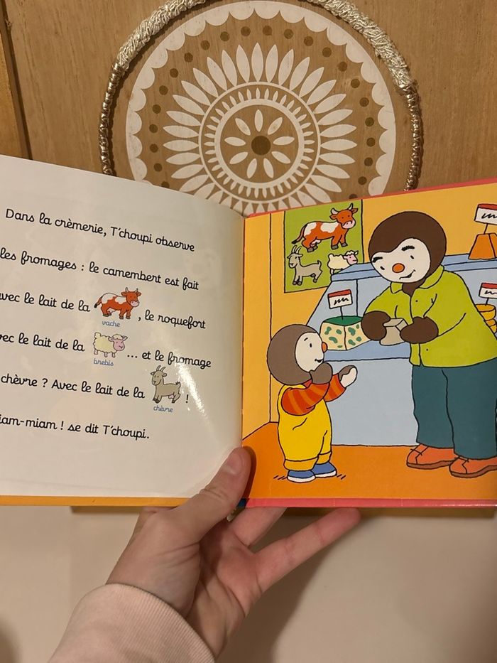 Livre tchoupi au marché - photo numéro 2