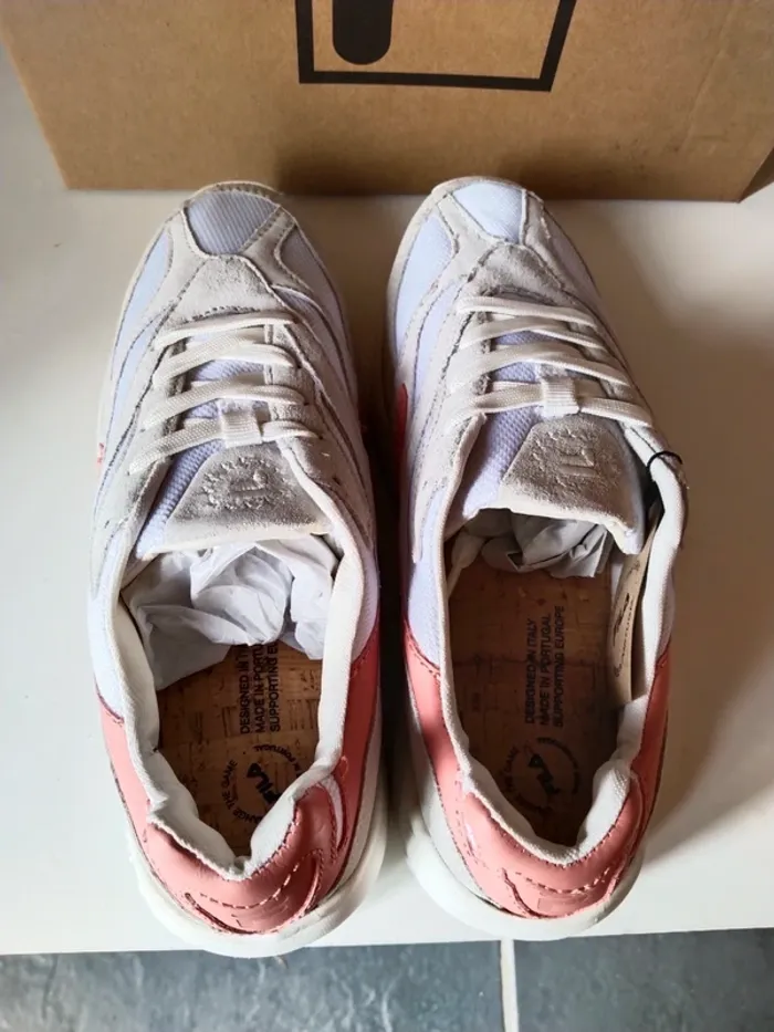 Superbe paire de baskets sneakers neuves marque Fila pointure 39 - photo numéro 7