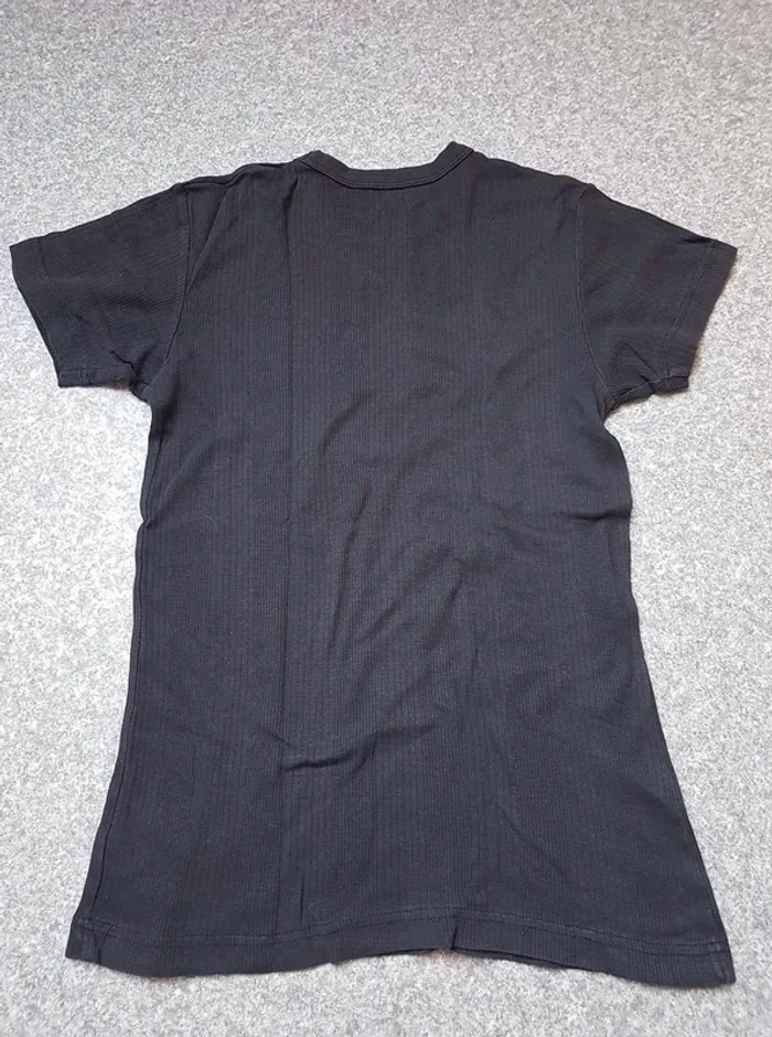 New look t-shirt noir taille L mais taille petit
Très bon état - photo numéro 2