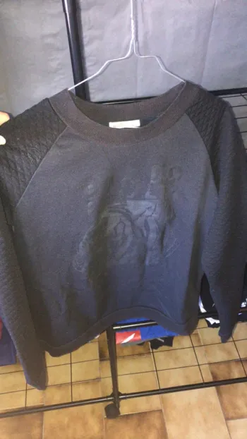 Pull noir Tiger