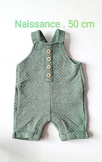 Petite salopette tout confort . Naissance