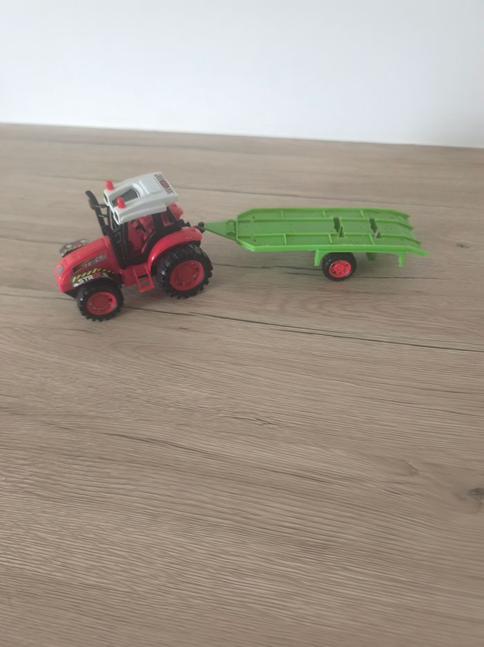 Patit tracteur et sa remorque plateau - photo numéro 3