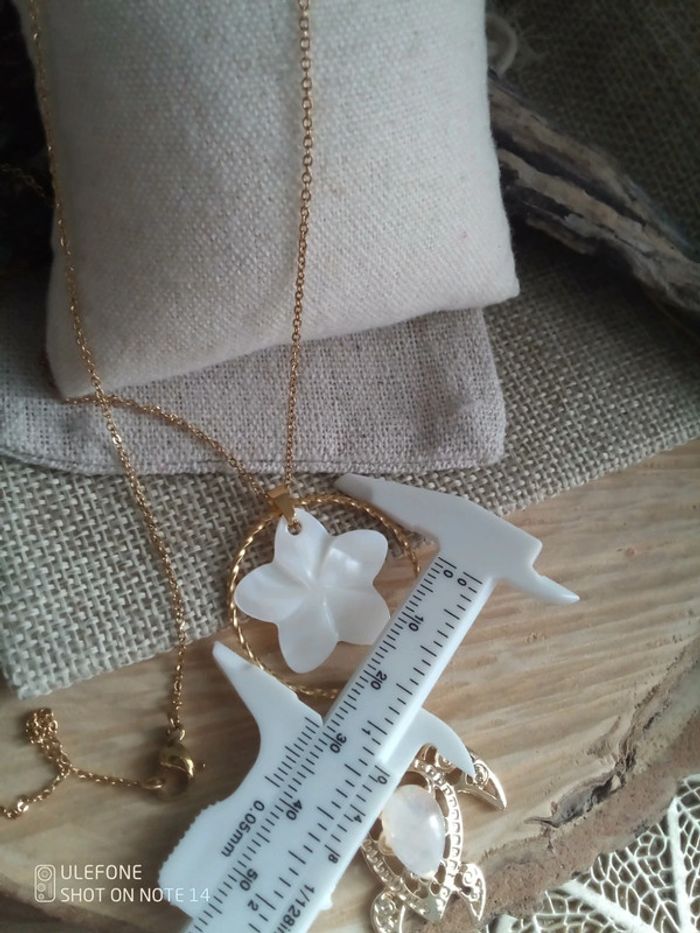 Collier tortue pierre de lune et fleur en n'acre - photo numéro 4
