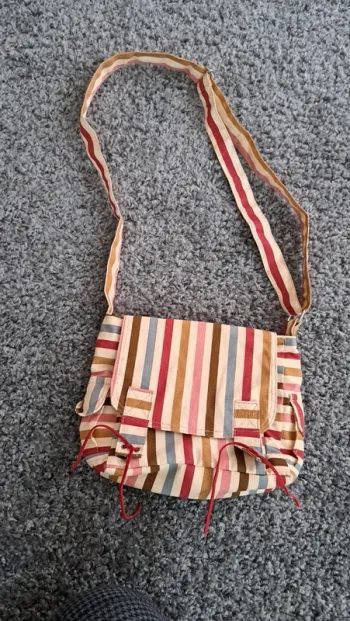 Sac en bandoulière rayé