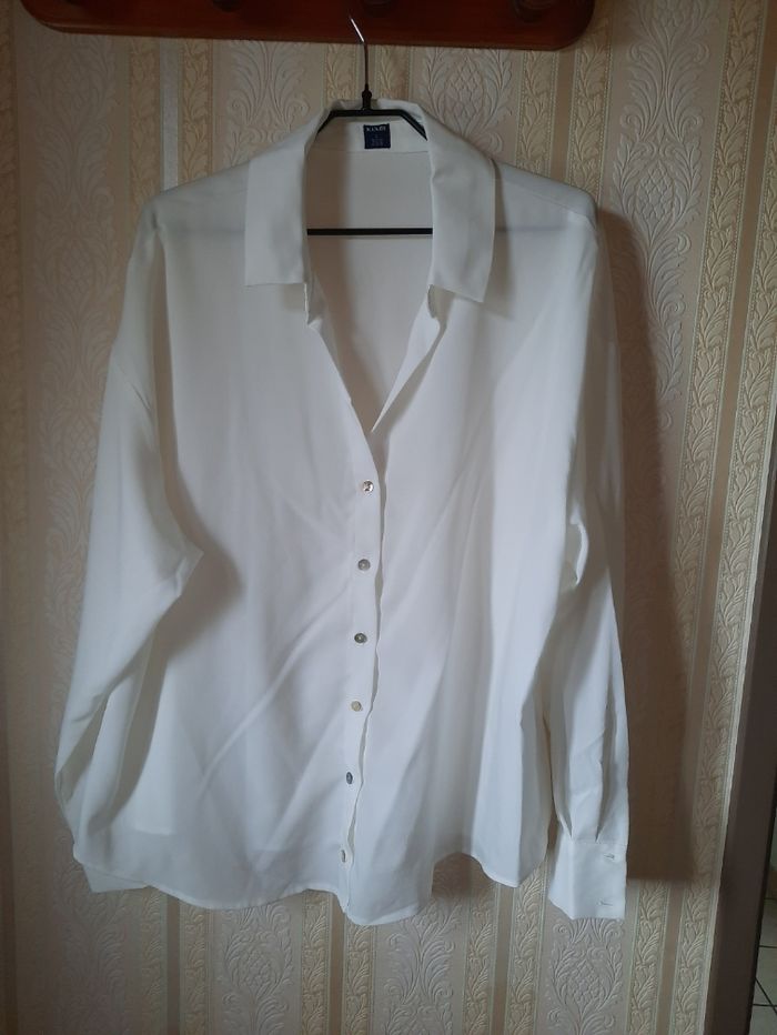 Chemise blanche Kiabi femme taille L | Élégante, fluide et intemporelle 🤍