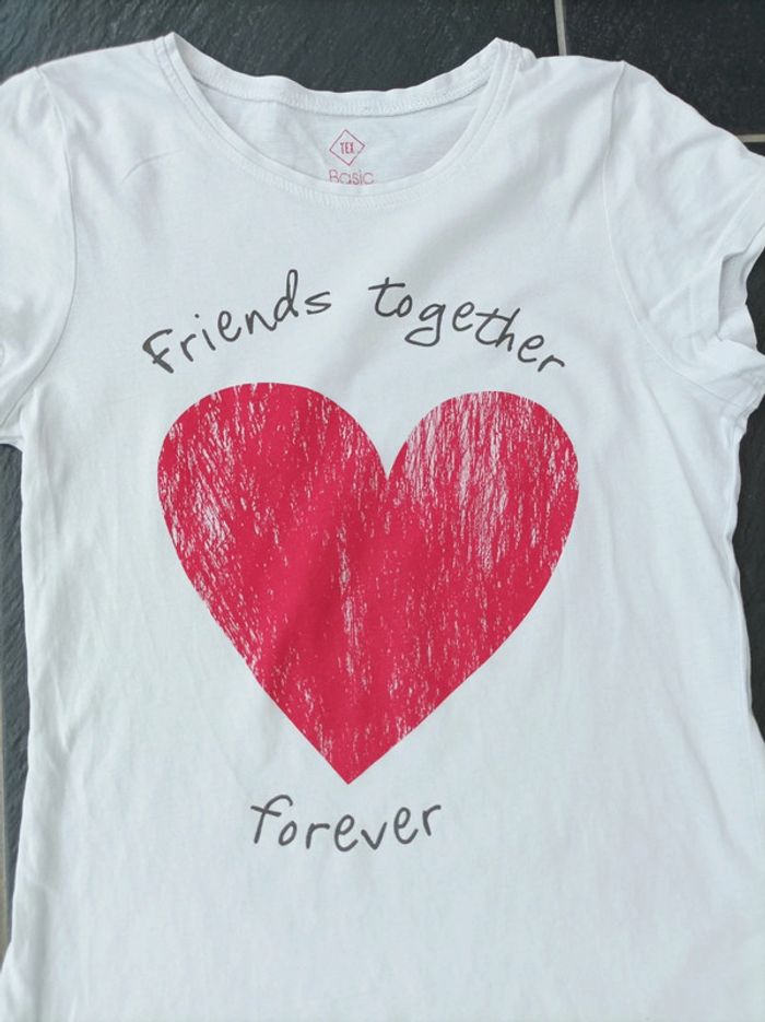 Joli tee-shirt "friends" fille 11-12 ans - photo numéro 2