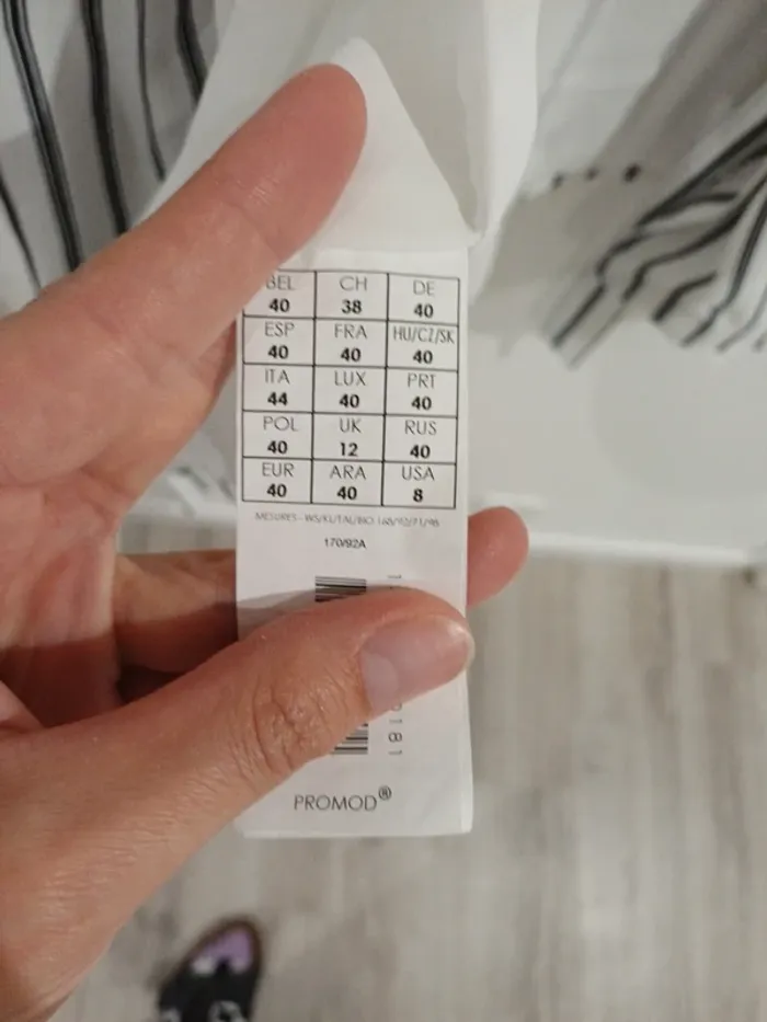 Veston à rayures noires et blanches - photo numéro 4