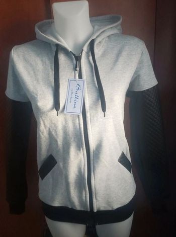 Gilet à capuche taille M balbina neuf