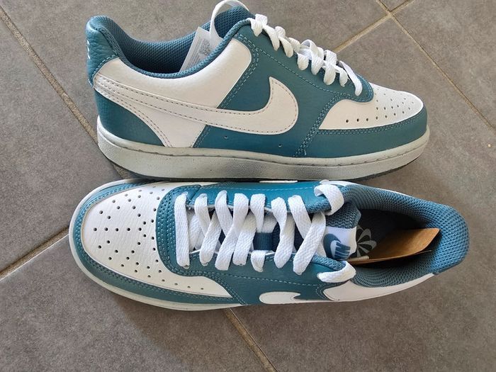 Basket nike Dunk turquoise et blanche
