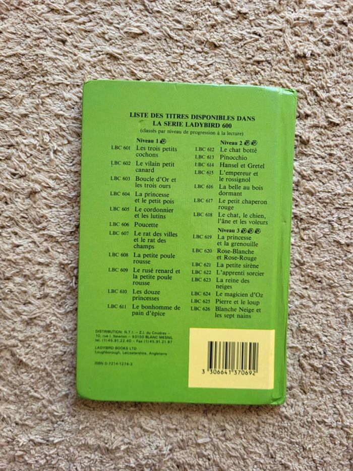 Livre enfant Poucette - Collection "Mes Contes Préférés" - Série Lady Bird 600 - photo numéro 2