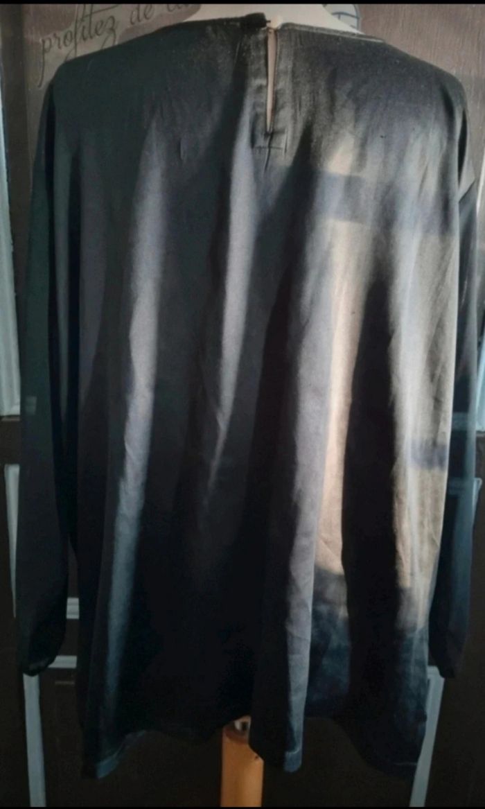 Blouse noir avec broderie taille 52-54 - photo numéro 5