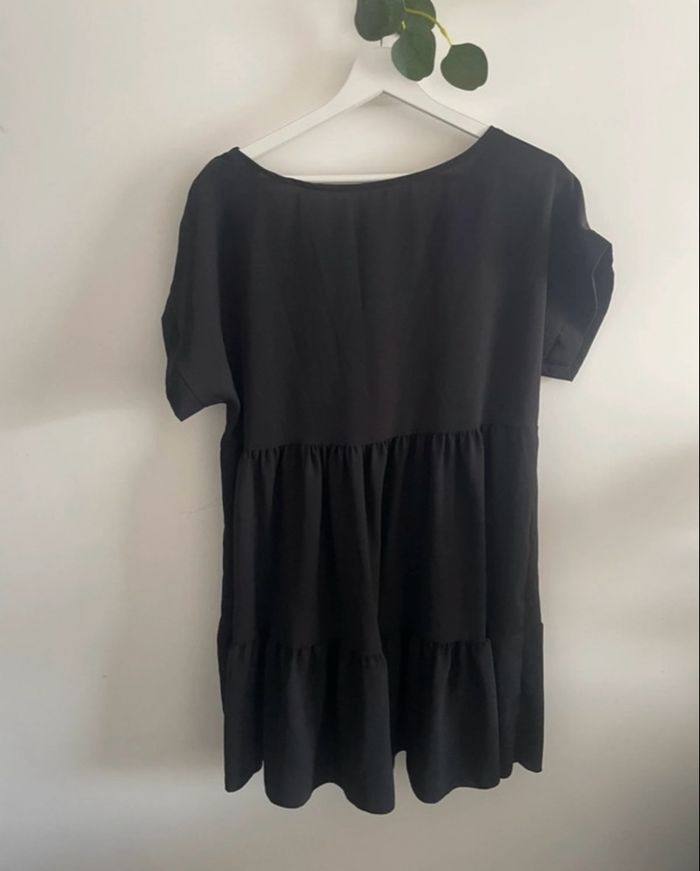 🌸Robe noir manches courtes made in italy taille 38🌸 - photo numéro 2