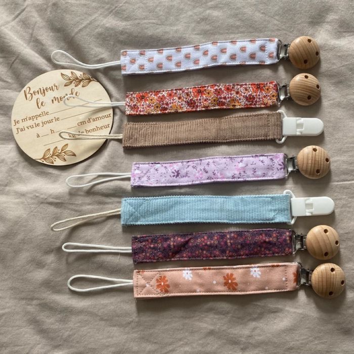 Attache tétine tissu