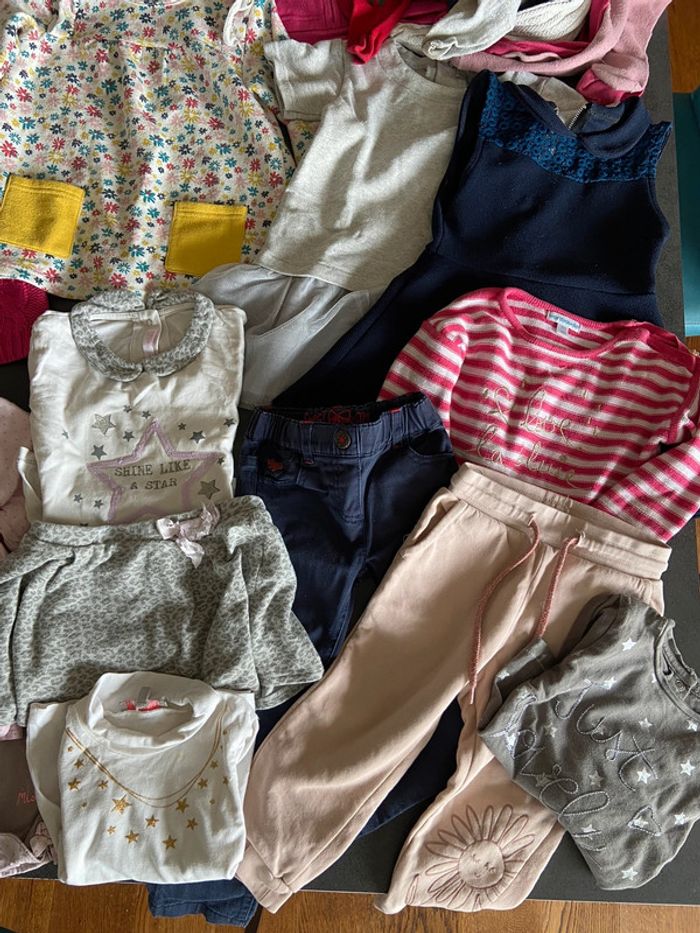Gros lot de vêtements hiver fille 24 mois - photo numéro 2